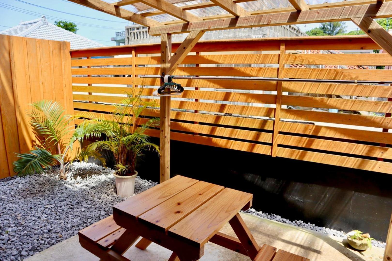Hotel Little Swiss House Motobu Exterior foto